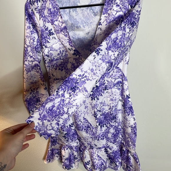 Purple and White Patterned Mini Dress - Picture 4 of 8